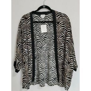 NWT Women’s Black Tiger Striped Open Front 3/4 Sleeve Cardigan Size Large New